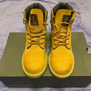 Timberland classic 6 inch waterproof boots wheat color.